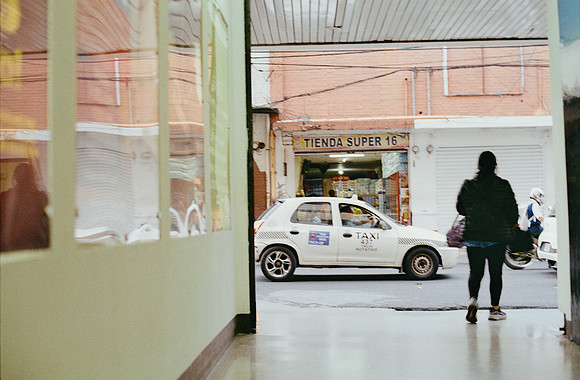 01 Elliot Morales - Kodak Gold 200 por Arca Film Lab (Febrero 2025) - Rollo 0785