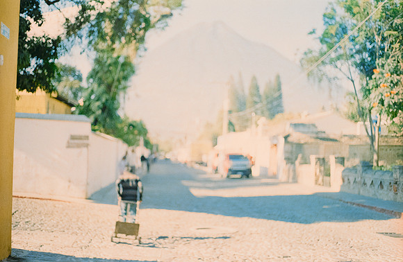 22 Javier Anleu - Fujifilm 400 por Arca Film Lab (Mayo 2025) - Rollo 0993