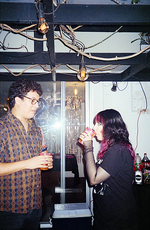 17 Mauricio Salguero - Lomography 400 por Arca Film Lab (Noviembre 2024) - Rollo 0496