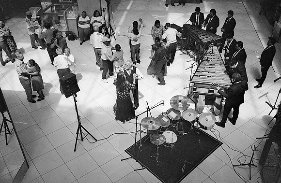 22 Tato Pernillo Ilford XP2 400 - Arca Film Lab (Junio 2025) por - Rollo 1151