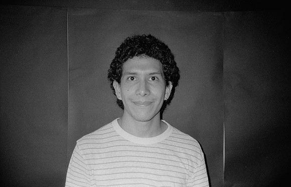 11 Mariana Cabrera - Kentmere Pan 400 por Arca Film Lab (Junio 2025) - Rollo 1124