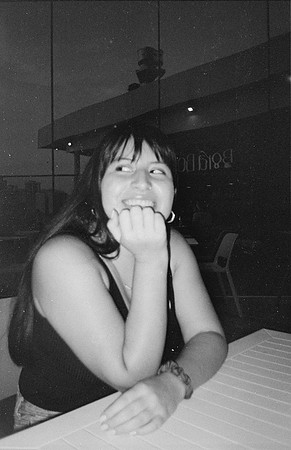 32 Desirée Argueta - Fujifilm Acros 100 por Arca Film Lab (Enero 2025) - Rollo 0571