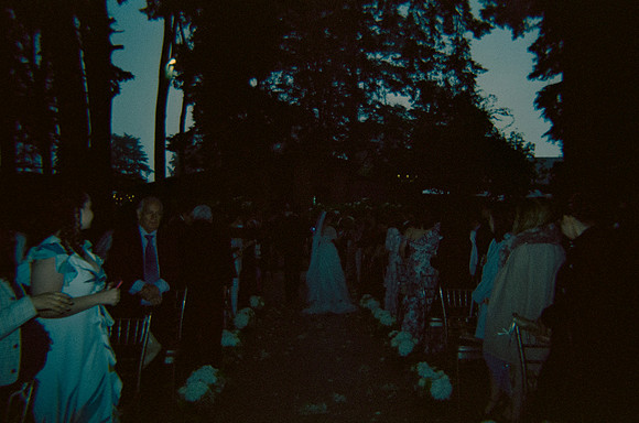 15 Boda Guille y Adriana por Fabriccio Díaz - Cinestill 800T - Arca Film Lab