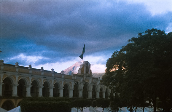 08 Ronald Ottoniel - Kodak Ektachrome 100 por Arca Film Lab (Enero 2025) - Rollo 0615