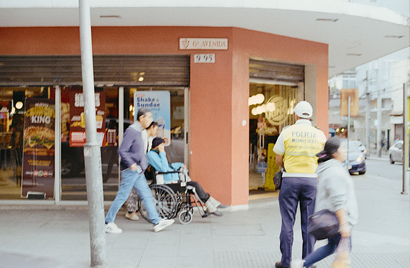 07 Elliot Morales - Kodak Gold 200 por Arca Film Lab (Febrero 2025) - Rollo 0785