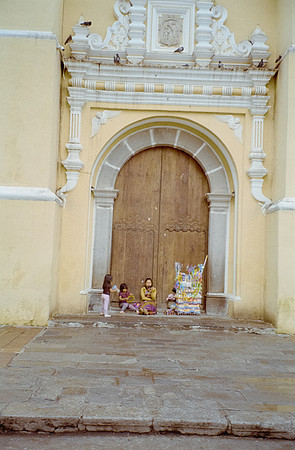 24 Mónica Alarcón - Kodak Gold 200 por Arca Film Lab (Enero 2025) - Rollo 0626