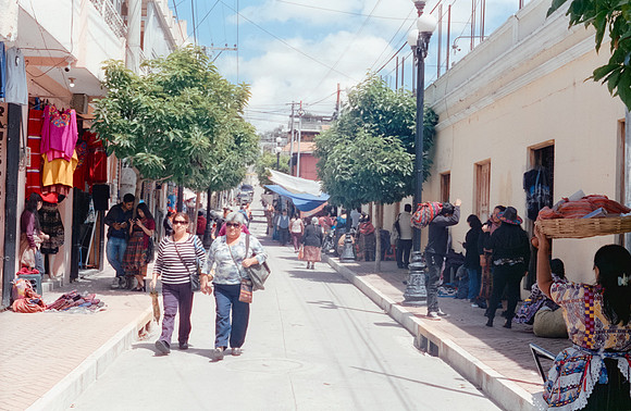 10 Ronald Ottoniel - Cinestill 400D por Arca Film Lab (Septiembre 2024) - Rollo 0325