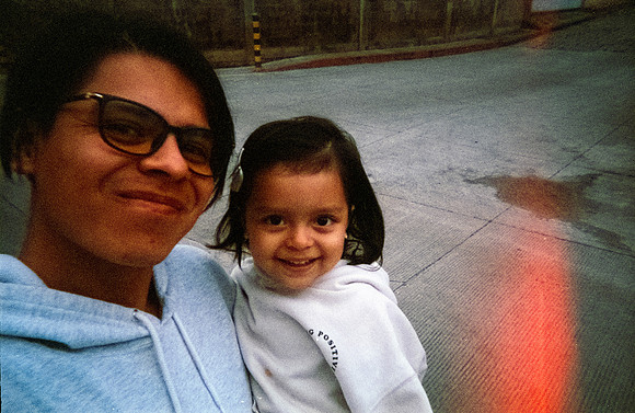 03 Giovanni Morales - Fujifilm 400 - Arca Film Lab (Julio 2024) - Rollo 0138
