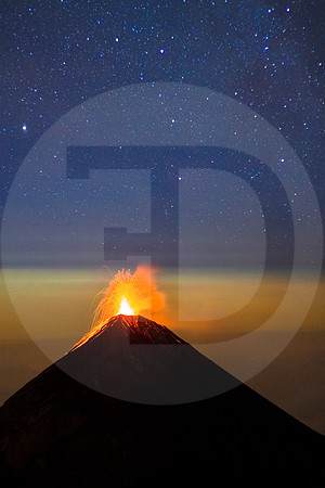 Fuego Volcano por Fabriccio Díaz