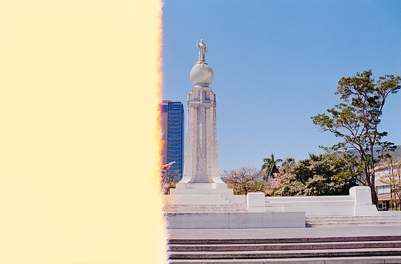 01 Carlos Castro - Kodak Gold 200 por Arca Film Lab (Marzo 2025) - Rollo 0827
