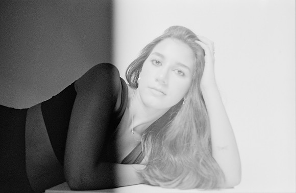 12 Javier Anleu - Ilford XP2 400 por Arca Film Lab (Mayo 2025) - Rollo 1032