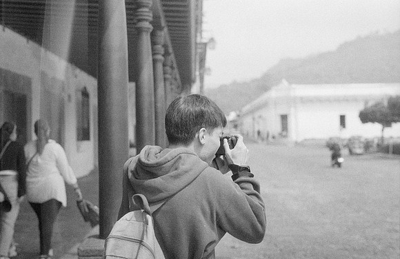 24 Iván Ortíz - Fortepan 100 por Arca Film Lab (Diciembre 2024) - Rollo 0527
