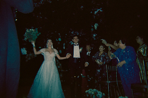 12 Boda Guille y Adriana por Fabriccio Díaz - Cinestill 800T - Arca Film Lab