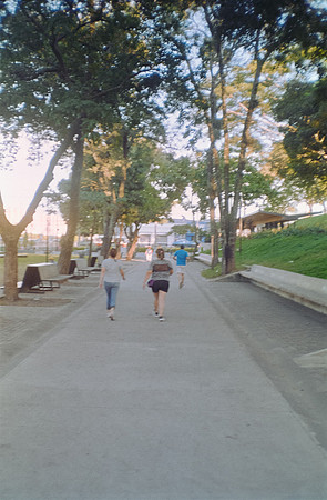 04 Byron Miranda - Fujifilm 200 por Arca Film Lab (Febrero 2025) - Rollo 0727
