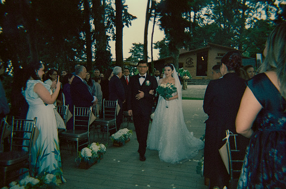 06 Boda Guille y Adriana por Fabriccio Díaz - Cinestill 800T - Arca Film Lab