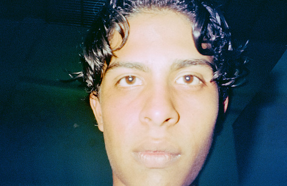 12 Caleb Rodríguez - Fujifilm Superia XTRA 400 por Arca Film Lab (Enero 2025) - Rollo 0585