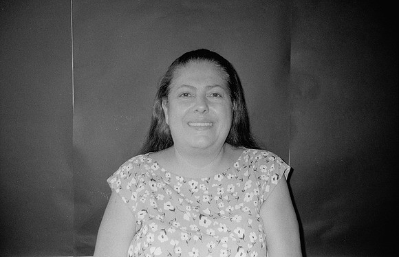 28 Mariana Cabrera - Kentmere Pan 400 por Arca Film Lab (Junio 2025) - Rollo 1124