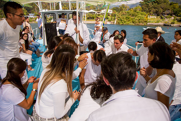 049 The Well - Atitlán 2017 por Fabriccio Díaz