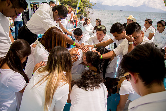 051 The Well - Atitlán 2017 por Fabriccio Díaz