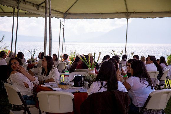 057 The Well - Atitlán 2017 por Fabriccio Díaz