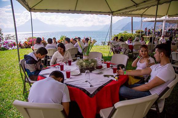 059 The Well - Atitlán 2017 por Fabriccio Díaz