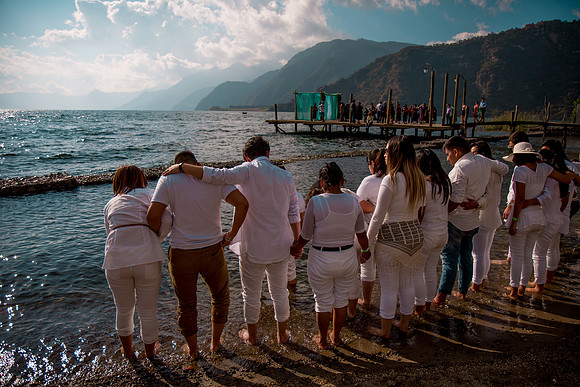 081 The Well - Atitlán 2017 por Fabriccio Díaz