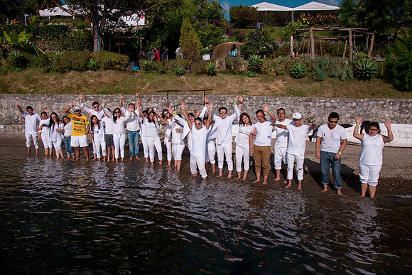088 The Well - Atitlán 2017 por Fabriccio Díaz