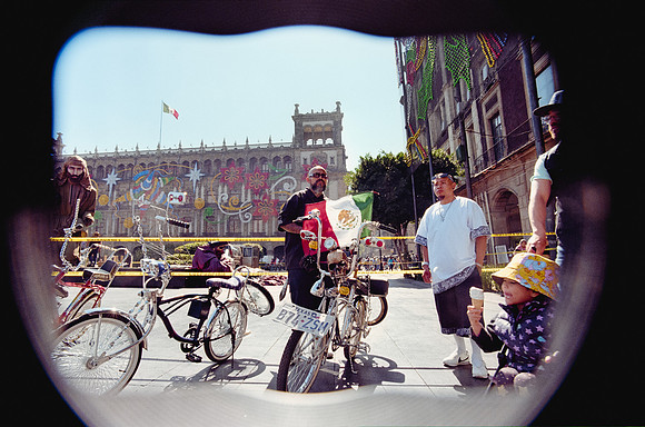 08 Elliot Morales - Kodak Gold 200 por Arca Film Lab (Diciembre 2024) - Rollo 0555