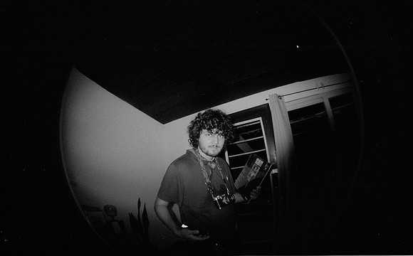 04 Natalia Mendoza - Kentmere Pan 400 por Arca Film Lab (Junio 2025) - Rollo 1126