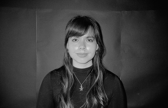 07 Mariana Cabrera - Kentmere Pan 400 por Arca Film Lab (Junio 2025) - Rollo 1124