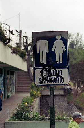 13 Amdrés Cux - Cinestill 400D por Arca Film Lab (Julio 2024) - Rollo 0179