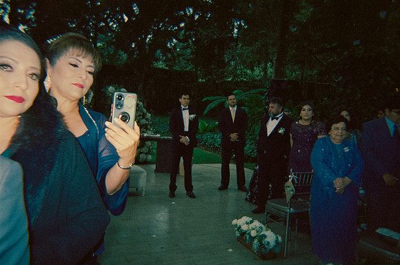 05 Boda Guille y Adriana por Fabriccio Díaz - Cinestill 800T - Arca Film Lab