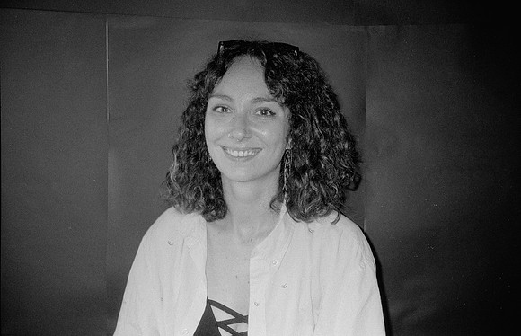 22 Mariana Cabrera - Kentmere Pan 400 por Arca Film Lab (Junio 2025) - Rollo 1124
