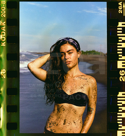 26 Rollo 06 Avery - Kodak Gold 200 Expirado por ArcaFilmLab (Octubre 2023)