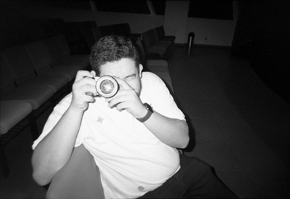 15 Andrea Osorio - Ilford HP5 Plus 400 por ArcaFilmLab (Octubre 2023)