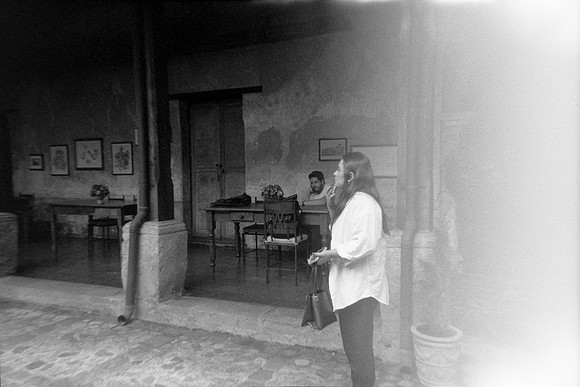 31 Andrea Osorio - Ilford HP5 Plus 400 por ArcaFilmLab (Octubre 2023)
