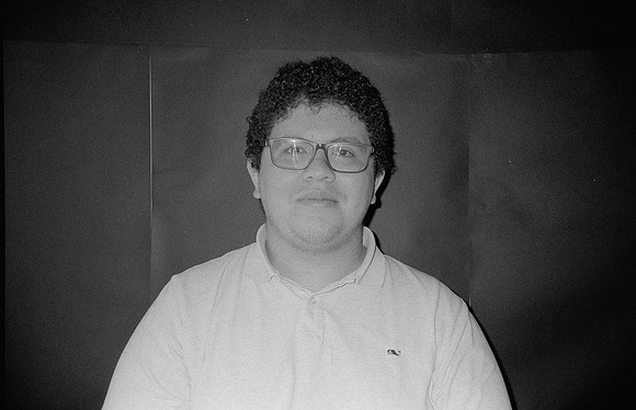 04 Mariana Cabrera - Kentmere Pan 400 por Arca Film Lab (Junio 2025) - Rollo 1124