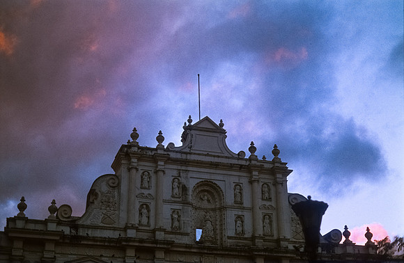 01 Ronald Ottoniel - Kodak Ektachrome 100 por Arca Film Lab (Enero 2025) - Rollo 0615