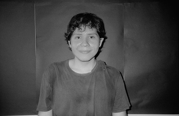 20 Mariana Cabrera - Kentmere Pan 400 por Arca Film Lab (Junio 2025) - Rollo 1124