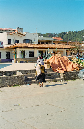 07 Karen Lucía Lara - Kodak Gold 200 por Arca Film Lab (Febrero 2025) - Rollo 0797
