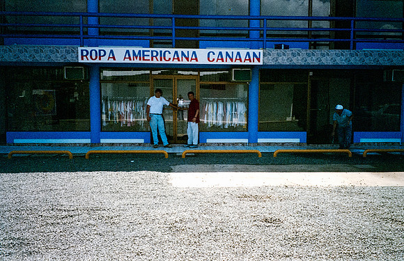 09 Caleb Rodríguez - Kodak Ultra 400 por Arca Film Lab (Enero 2025) - Rollo 0578