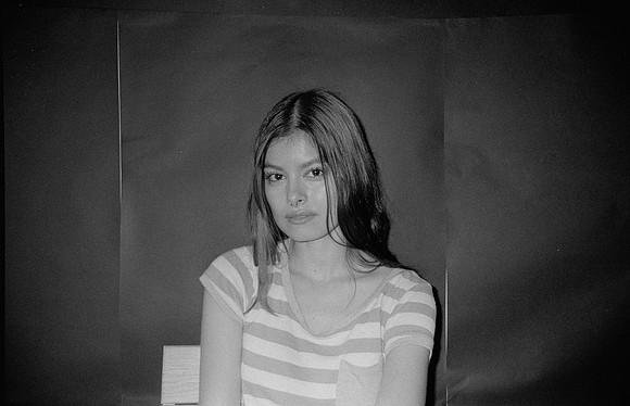 05 Mariana Cabrera - Kentmere Pan 400 por Arca Film Lab (Junio 2025) - Rollo 1124