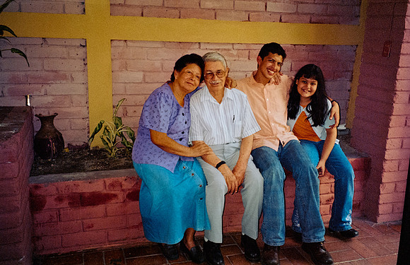 34 Caleb Rodríguez - Kodak Ultra 400 por Arca Film Lab (Enero 2025) - Rollo 0576