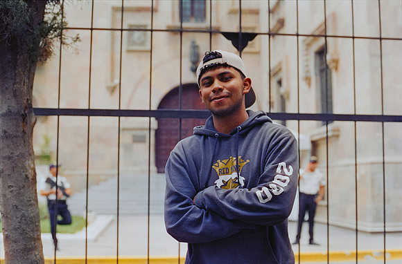 26 Elliot Morales - Cinestill 800T por Arca Film Lab (Abril 2025) - Rollo 0980
