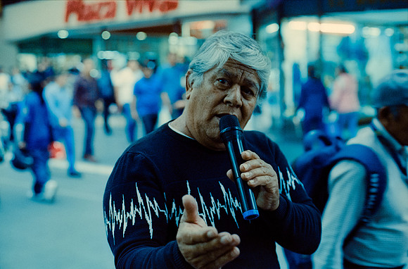 22 Elliot Morales - Cinestill 800T por Arca Film Lab (Mayo 2025) - Rollo 1001
