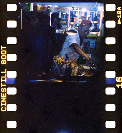 17 Iván Ortíz - Cinestill 800T por Arca Film Lab (Agosto 2024) - Rollo 0279