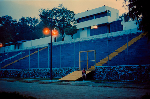 35 Elliot Morales - Cinestill 800T por Arca Film Lab (Mayo 2025) - Rollo 1001