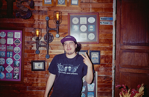 02 Erick Galindo - Fujifilm 400 por Arca Film Lab (Mayo 2025) - Rollo 1091