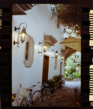 04 Ronald Ottoniel - Fujifilm 200 por Arca Film Lab (Mayo 2024) - Rollo 0089
