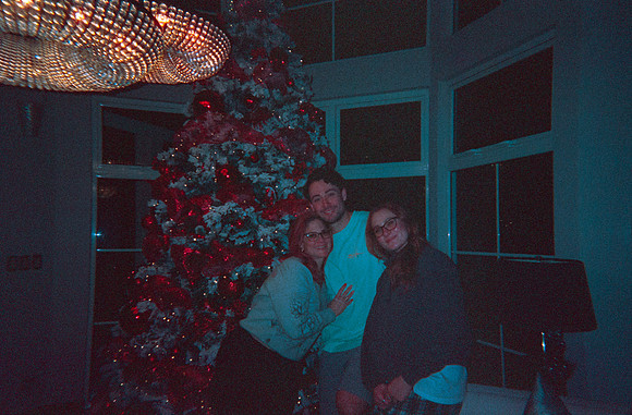 12 Kamilah Ruíz - Cinestill 800T por Arca Film Lab (Agosto 2024) - Rollo 0251